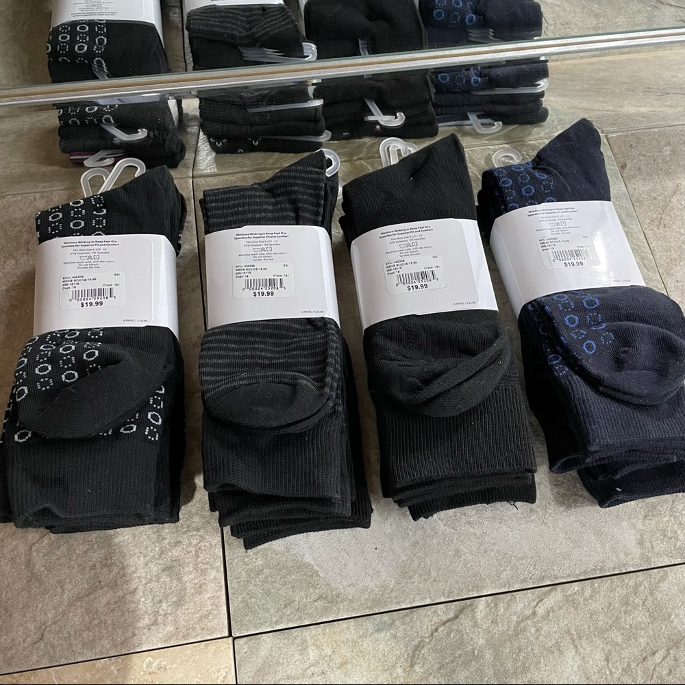 🌻4 packs of men’s NWT Adolfo socks (16 total) - Picture 6 of 10